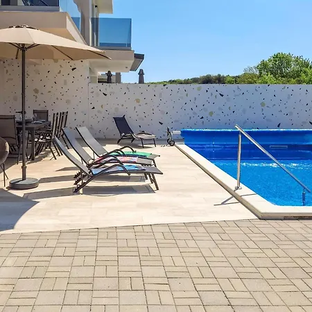 Beautiful Home In Pula *