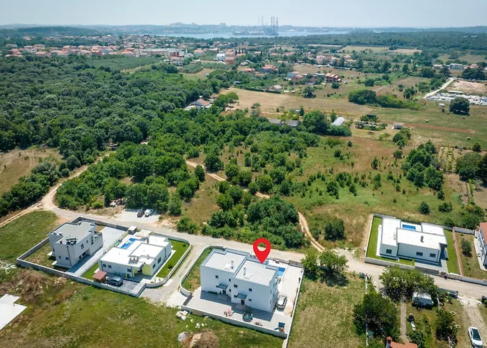 Ferienhaus Beautiful In Pula