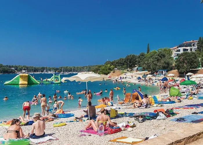 Ferienhaus Beautiful In Pula